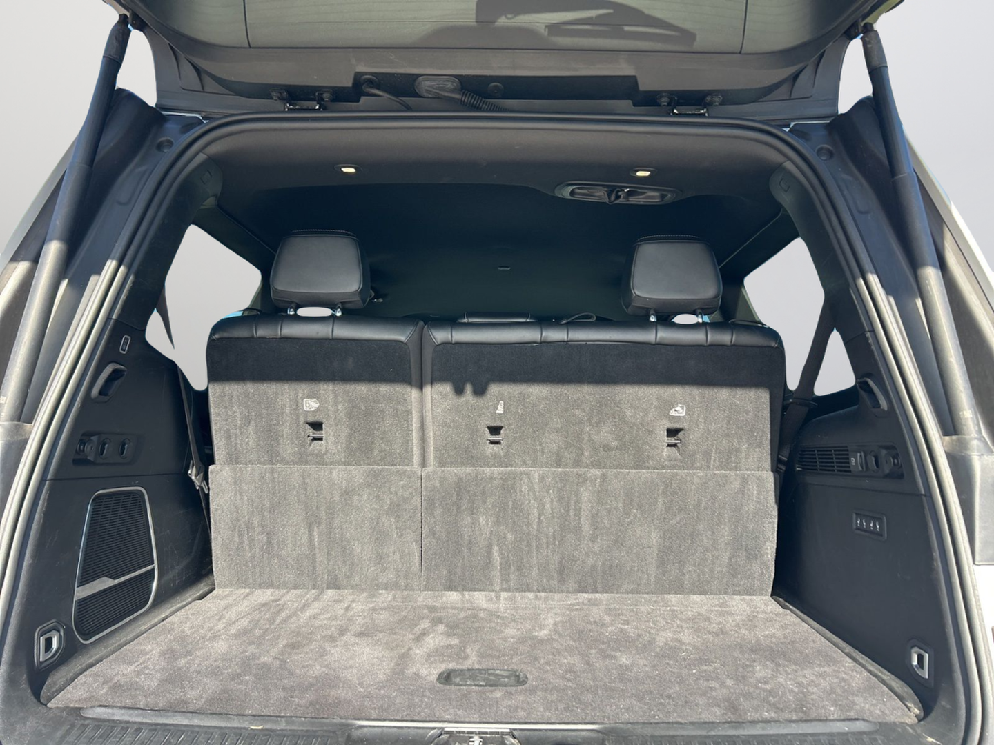 Used 2024 White Jeep Series II image 38