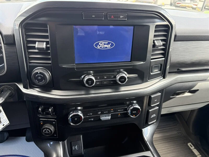 Used 2022 Silver Ford XLT image 8