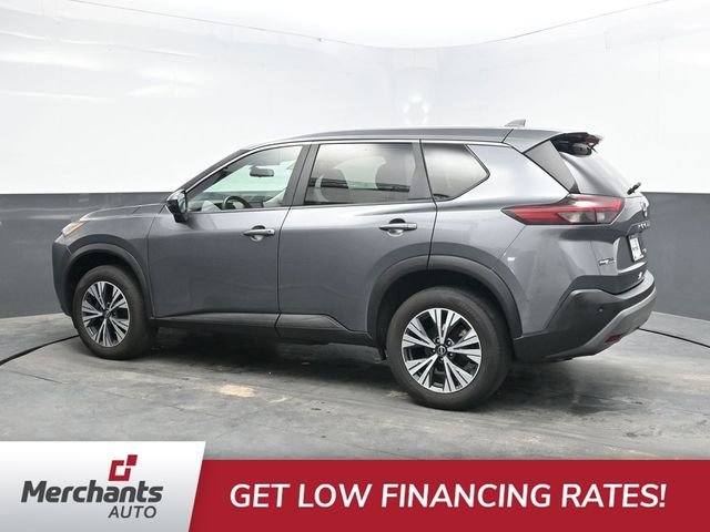 Used 2022 Gray Nissan SV image 4