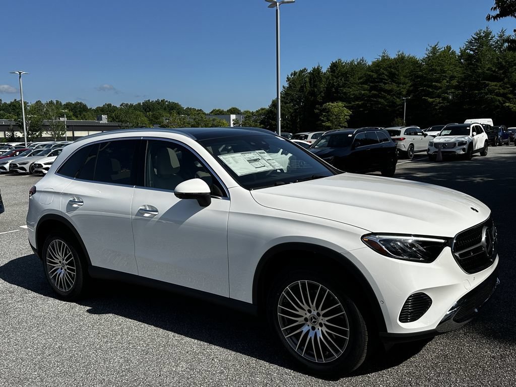 New 2026 Polar White Mercedes-Benz GLC 300 image 2