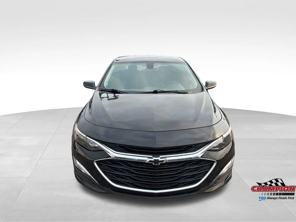 Used 2020 Black Chevrolet RS image 5