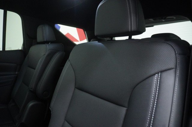 New 2026 Mosaic Black Metallic Chevrolet LT image 23