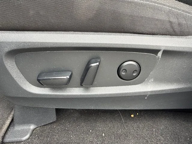 Used 2025 Gray Nissan SV image 30