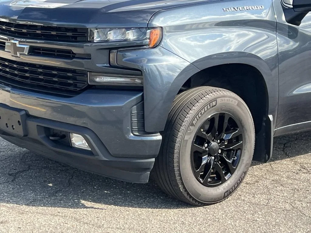 Used 2020 SHADOW GRAY METALLIC Chevrolet RST image 7