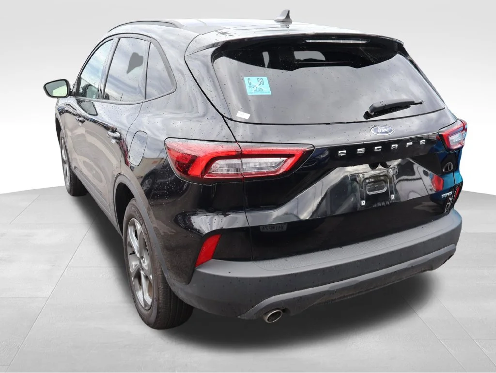 Used 2025 Black Metallic Ford ST-Line image 21