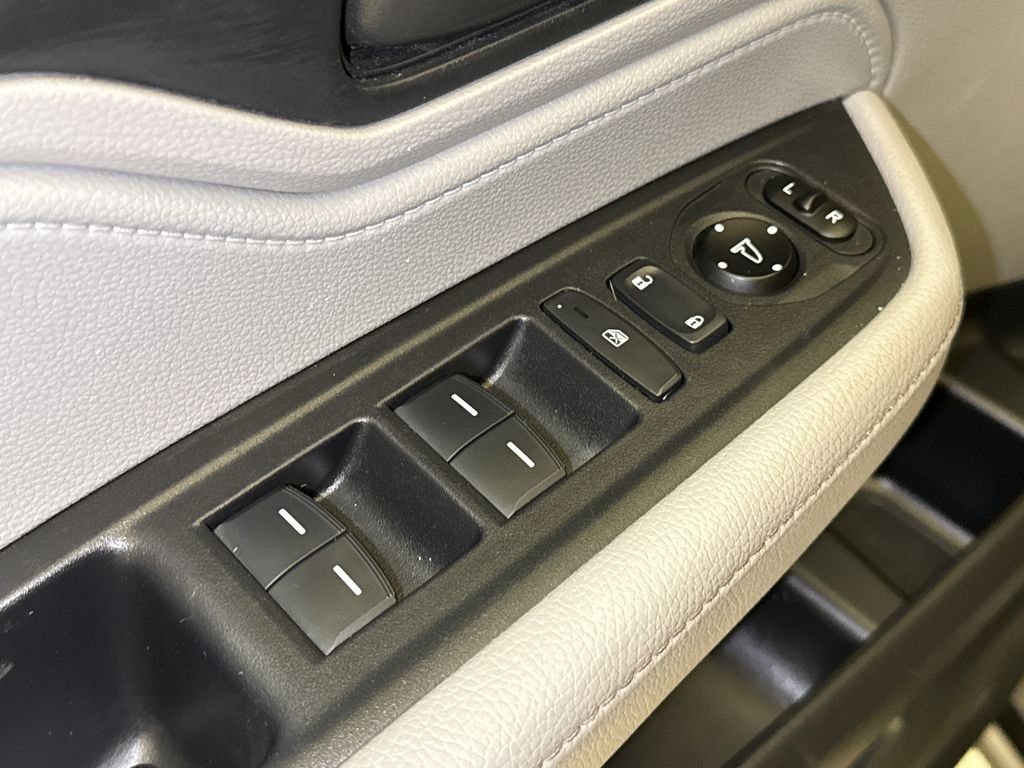 Used 2018 Modern Steel Metallic Honda EX image 21