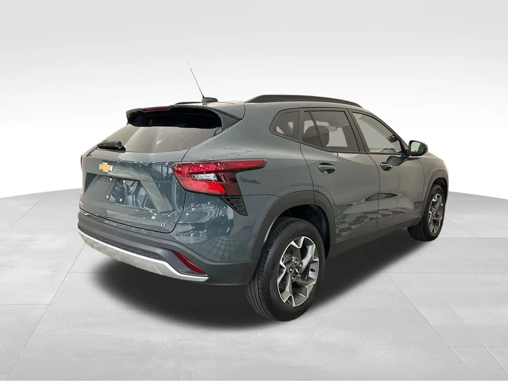 Used 2025 Gray Chevrolet LT image 5