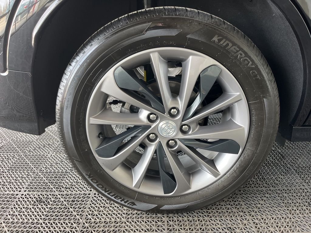 Used 2023 Black Buick Select image 22