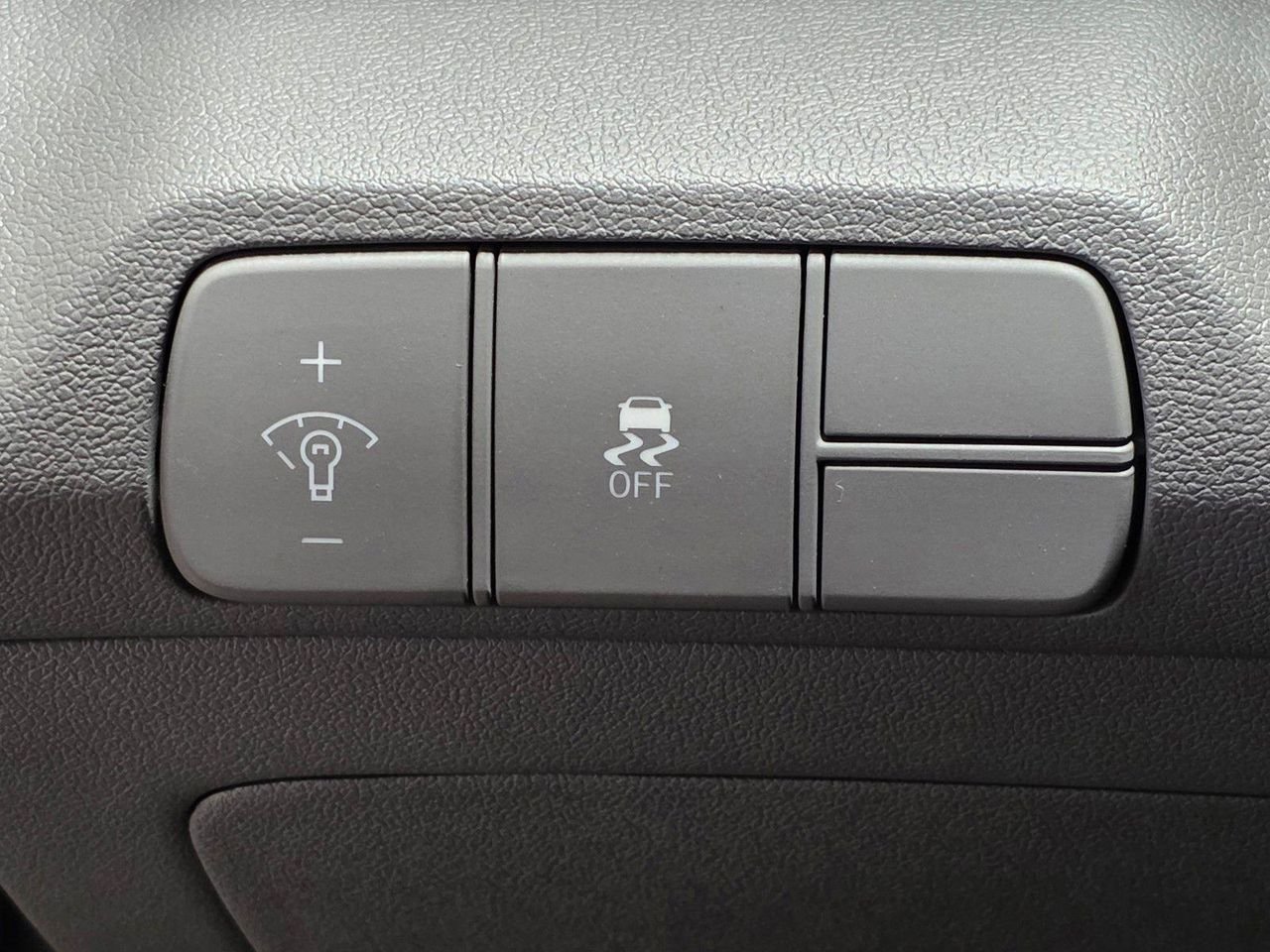 New 2026 Amazon Gray Hyundai SEL Sport image 33