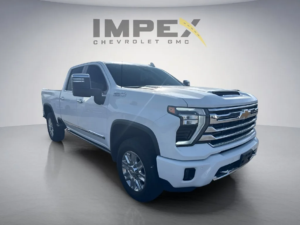 Used 2025 Summit White Chevrolet High Country image 7