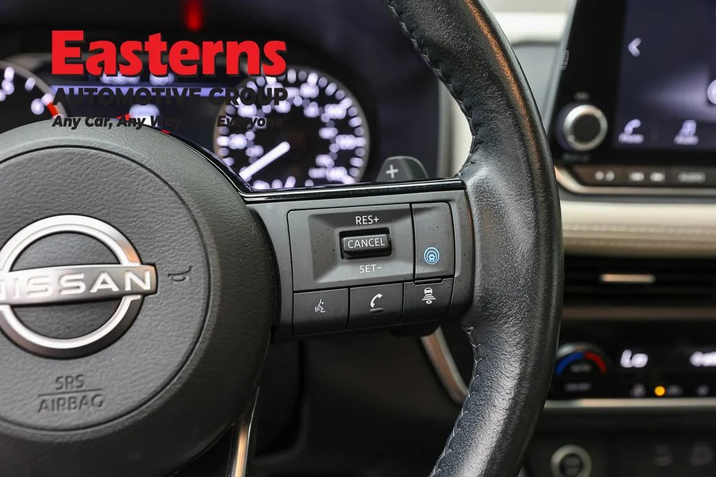 Used 2023 White Nissan SV image 16