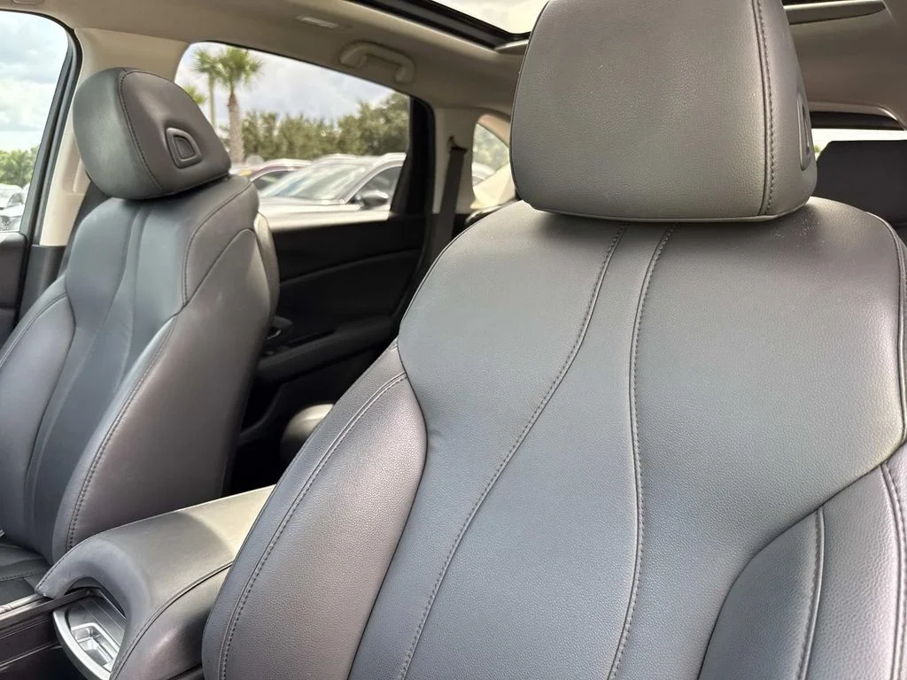 Used 2021  Acura Base image 25