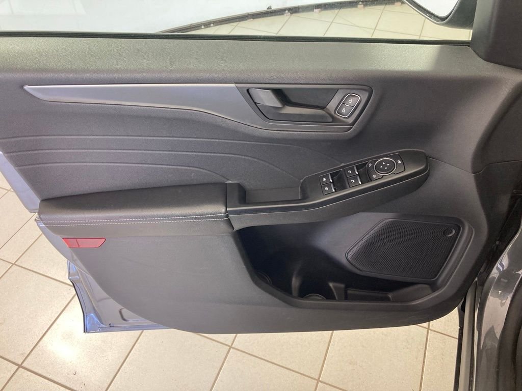 Used 2025 Gray Ford Active image 13