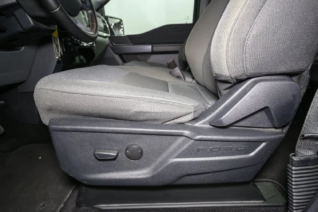 Used 2025 Gray Ford XLT image 35