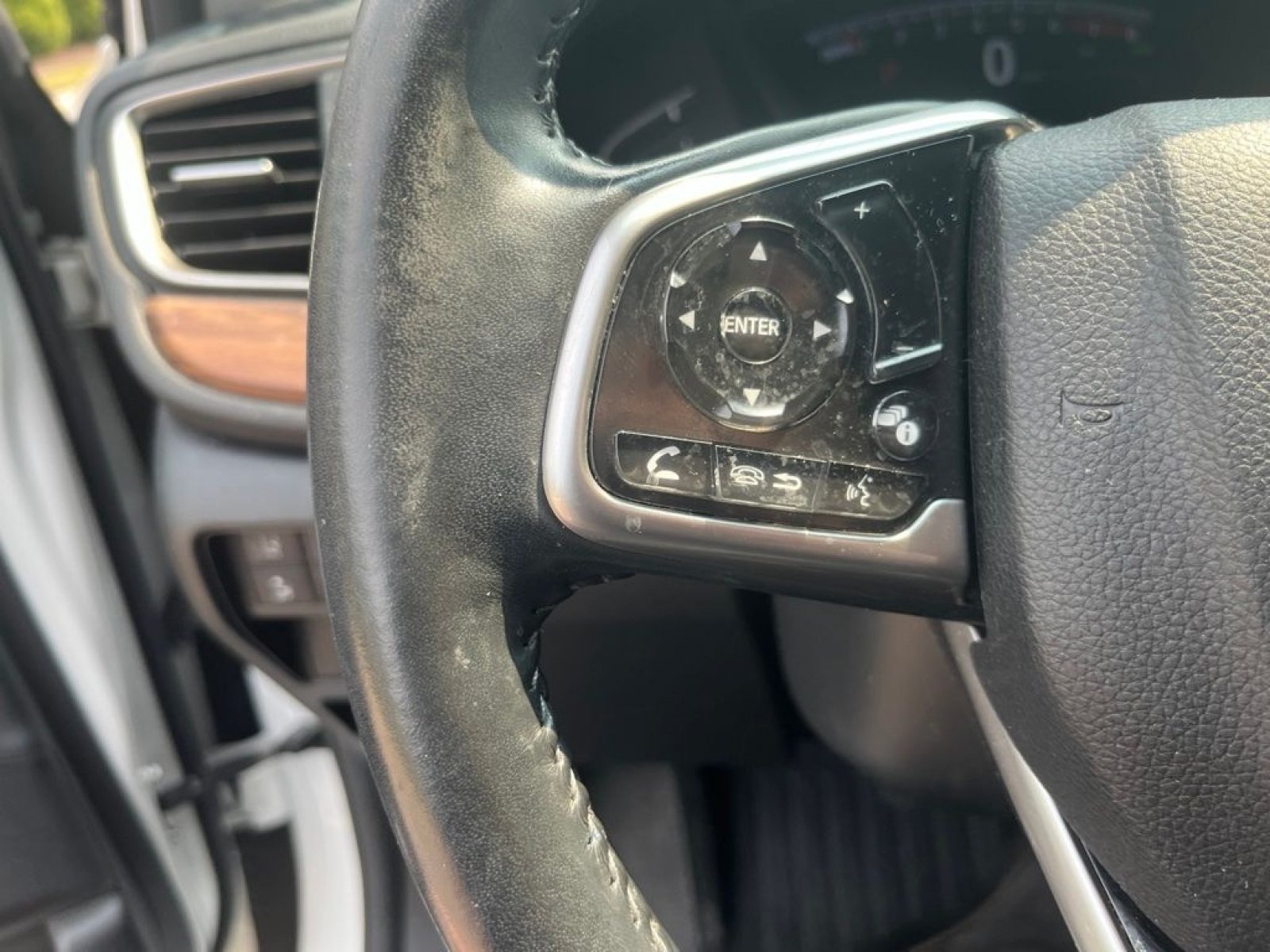 Certified Used 2019 Platinum White Pearl Honda Touring image 16