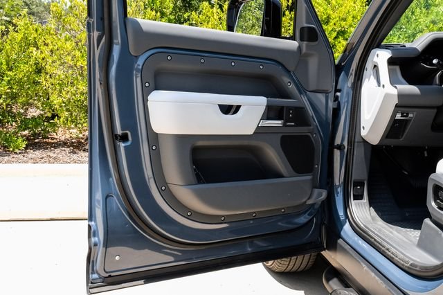 Used 2026 Blue Land Rover S image 49