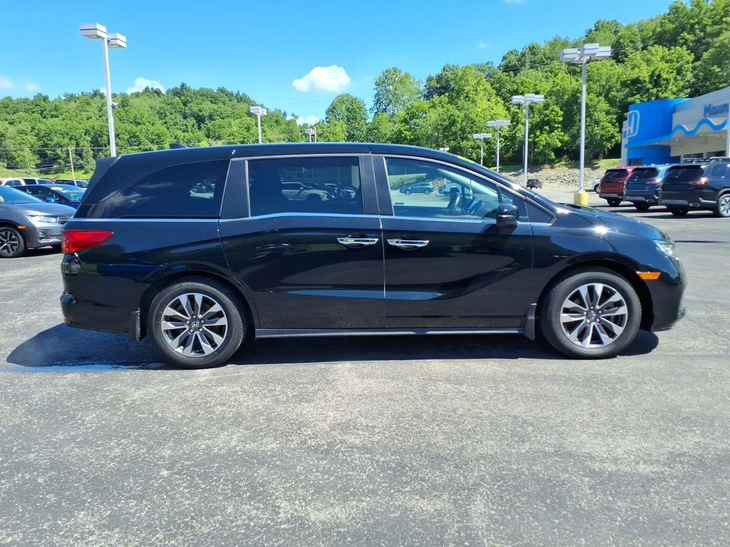 Used 2023 Black Honda EX-L image 8