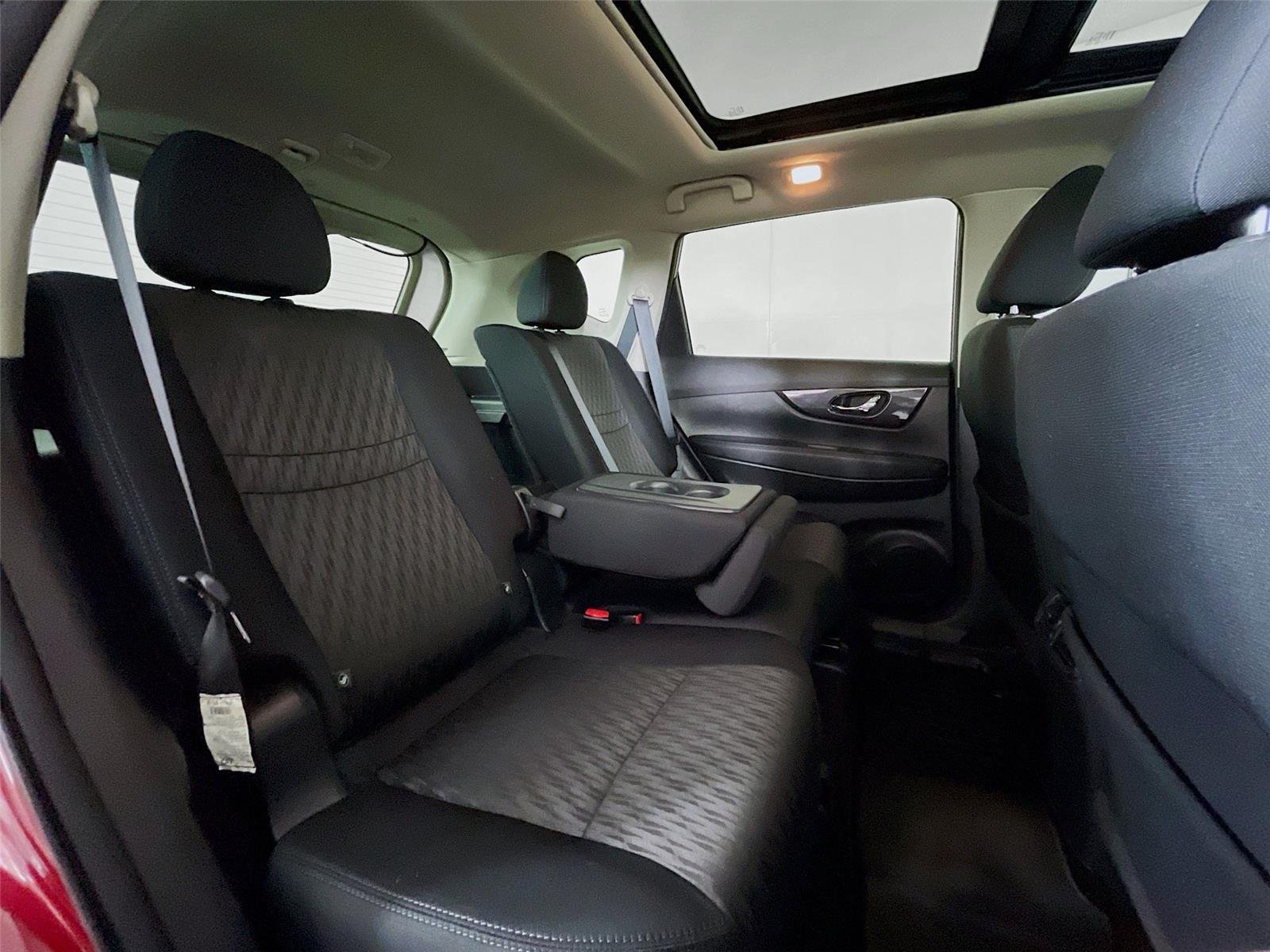 Used 2018 Scarlet Ember Nissan SV image 30