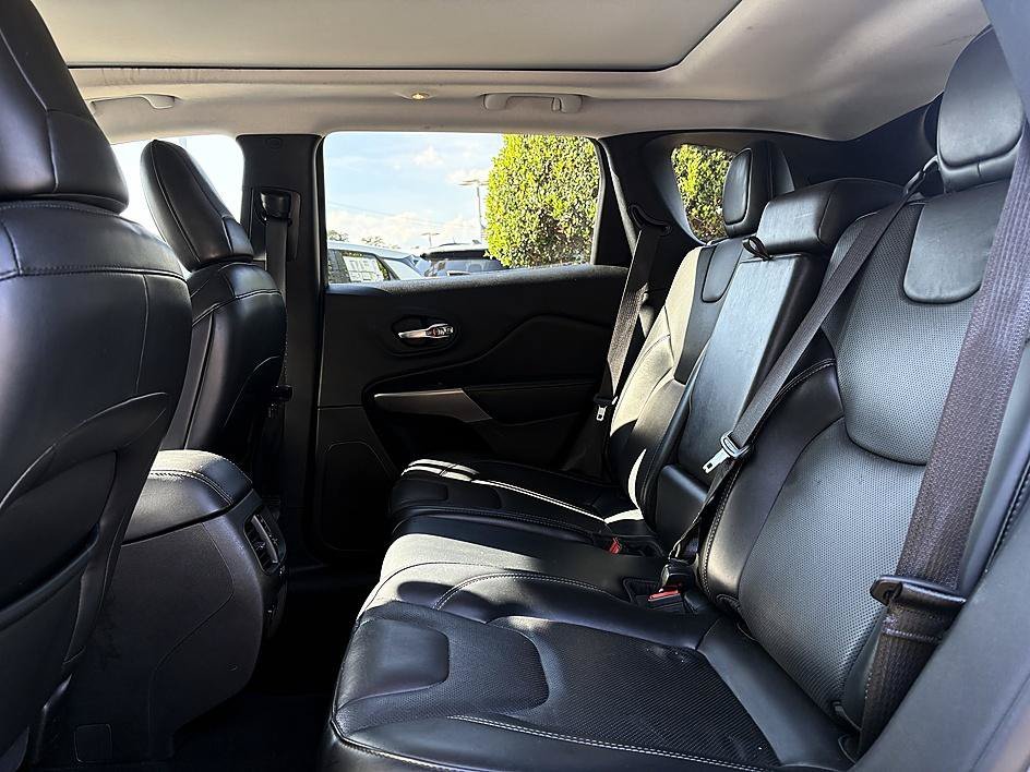 Used 2021 Sting-Gray Clearcoat Jeep Limited image 9