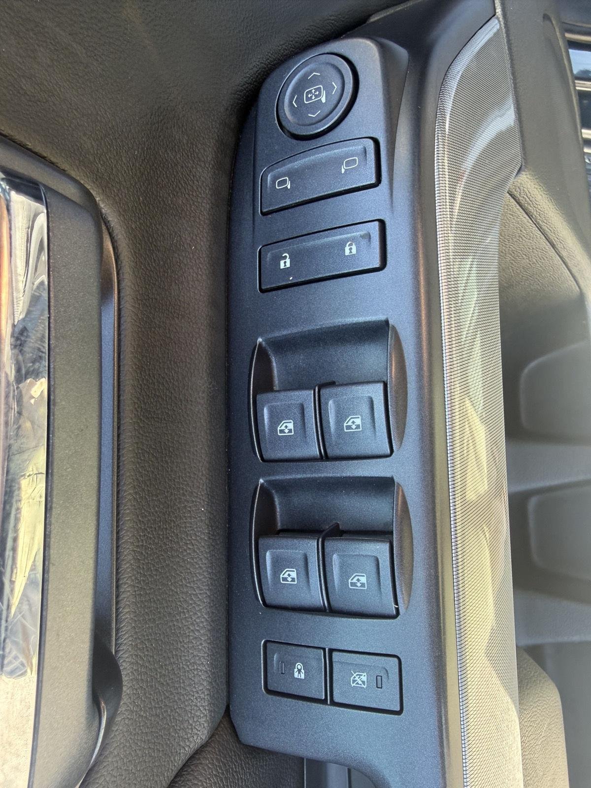 Used 2017 GRAPHITE METALLIC Chevrolet LT image 12