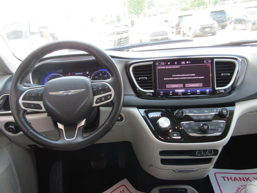 Used 2021 Gray Chrysler Touring L image 5