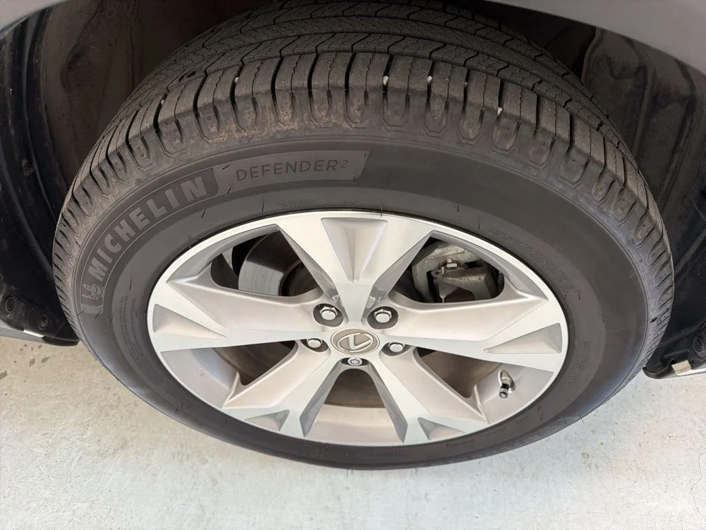 Used 2017 White Lexus 200t image 25