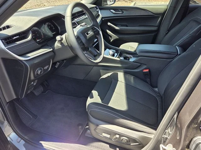 Used 2025 Gray Jeep Laredo X image 9