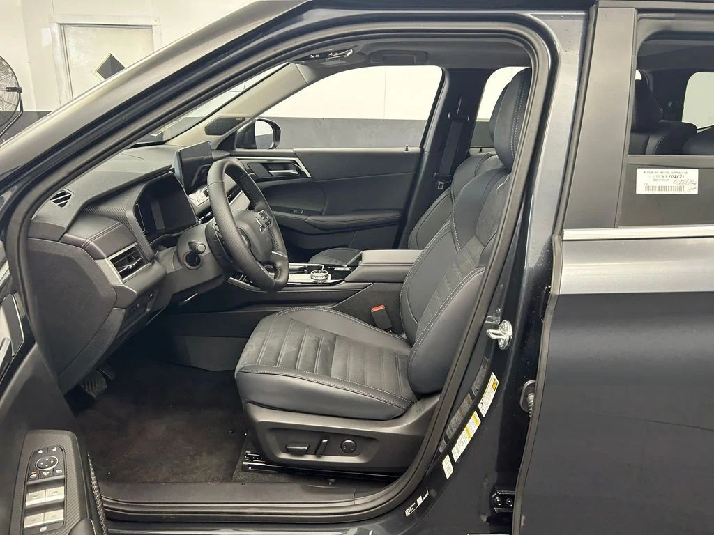 New 2026 Graphite Gray Mitsubishi SE 1.5T 2WD image 11