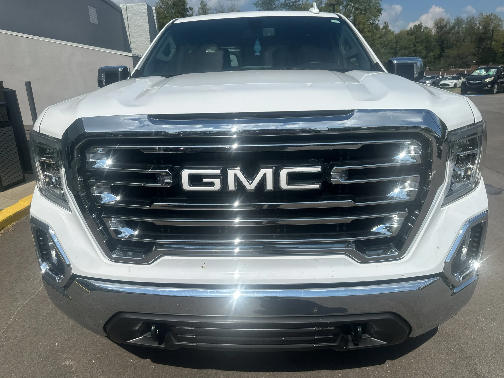 Used 2019 Summit White GMC SLT image 2