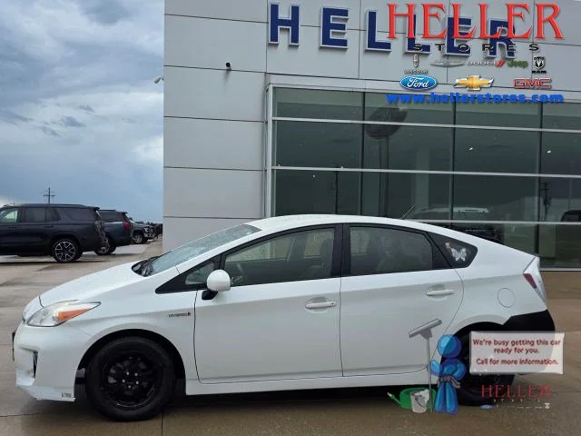 Used 2014 Blizzard Pearl Toyota Three image 1