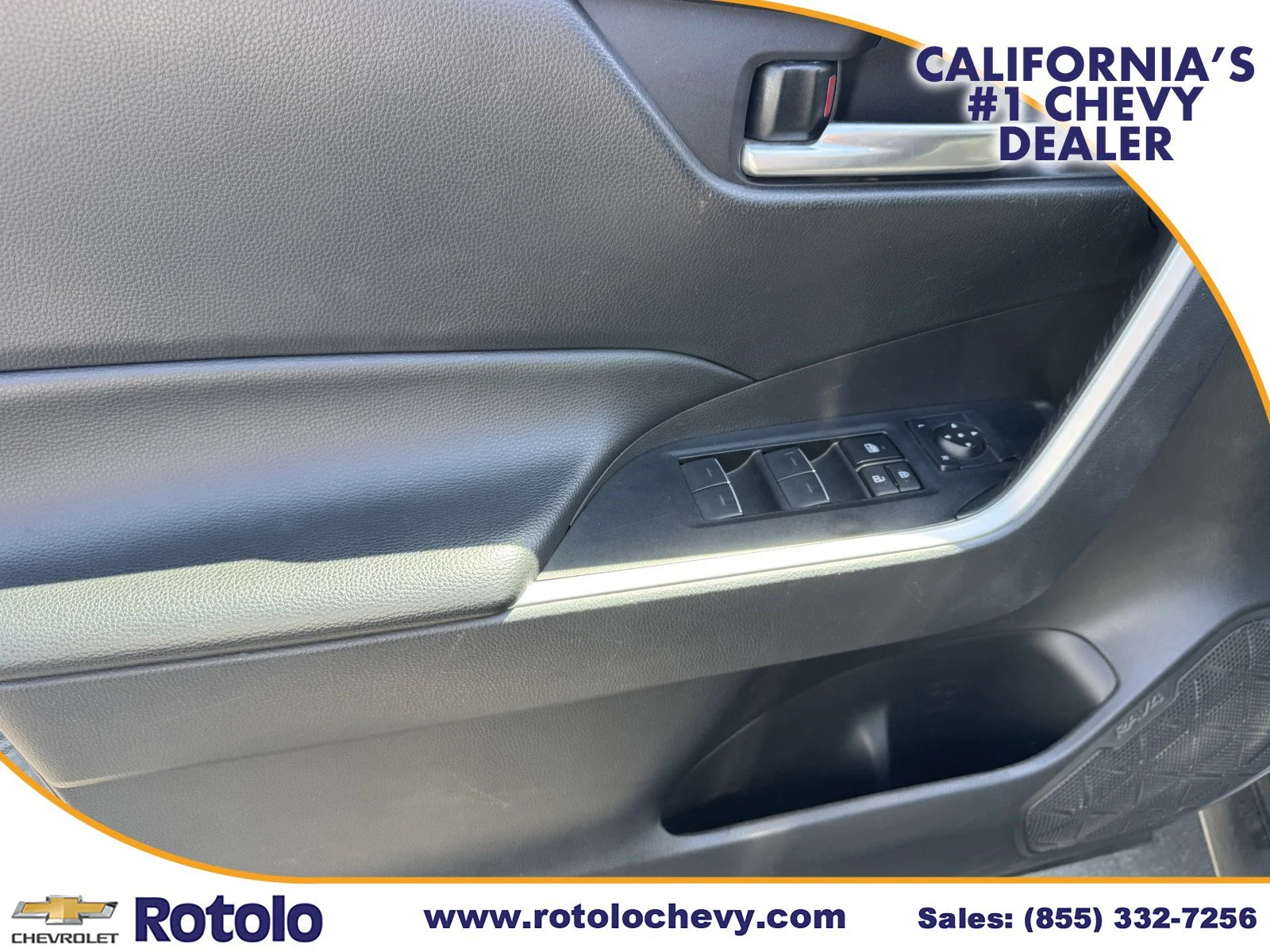 Used 2024 MAGNETIC GRAY MET Toyota XLE image 18