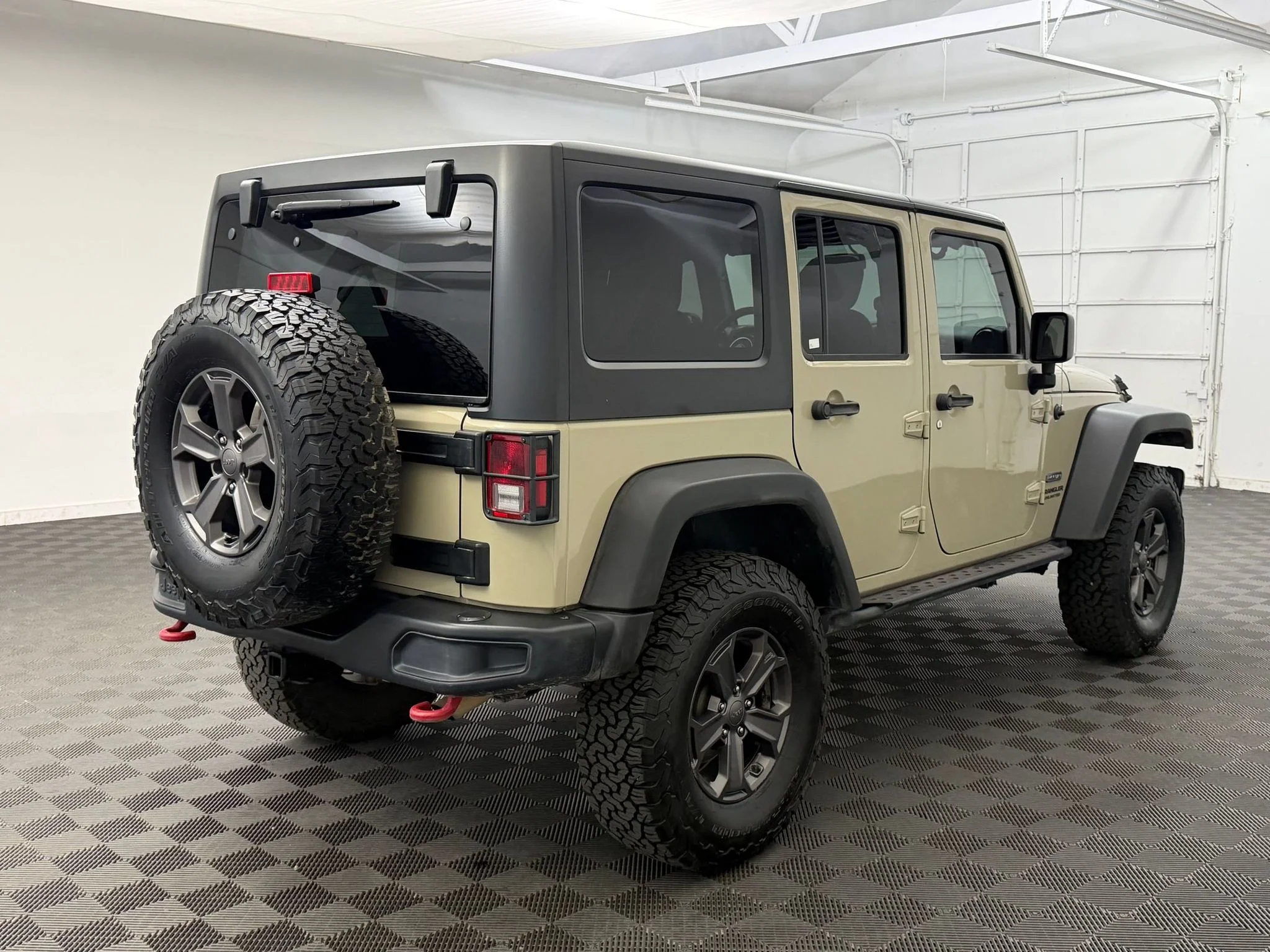 Used 2017 Gobi Clearcoat Jeep Rubicon Recon image 8