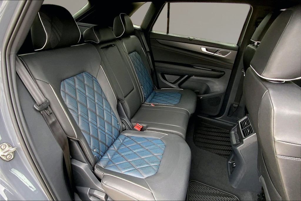 New 2026 Pure Gray Volkswagen 2.0T SEL Premium R-Line image 9