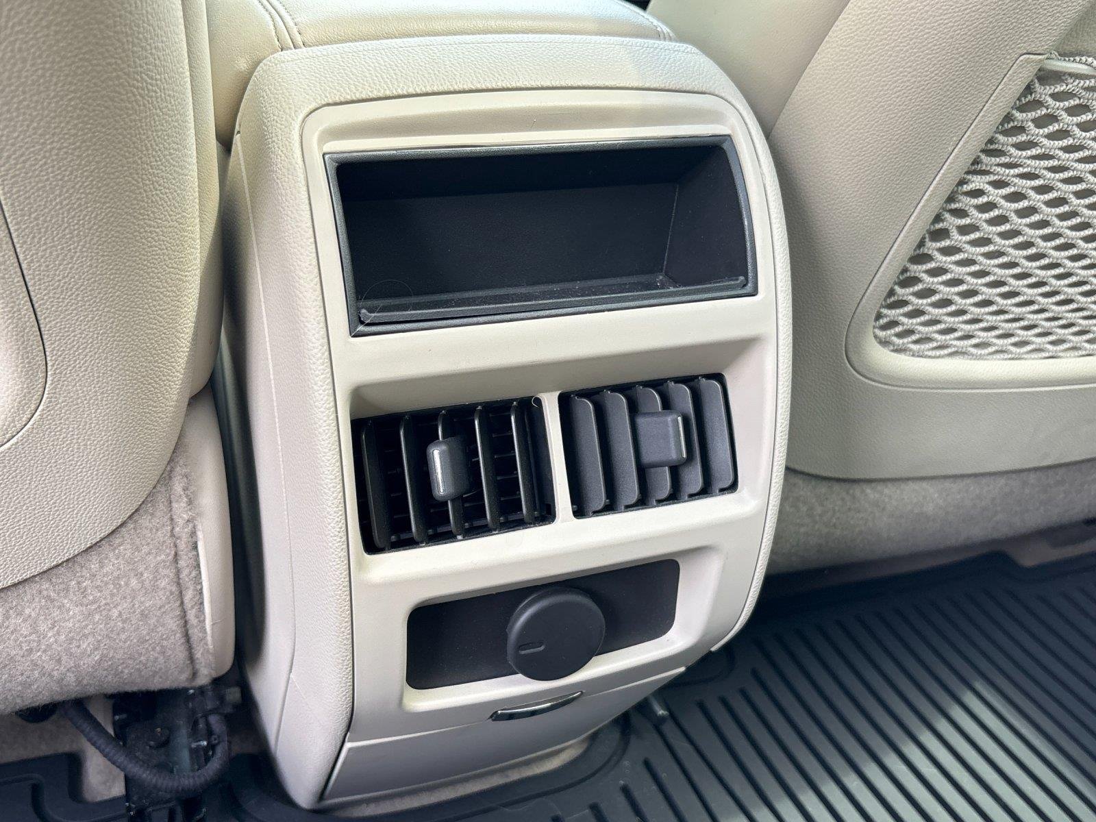 Used 2013 Platinum Ice Tricoat Cadillac Performance Collection image 33