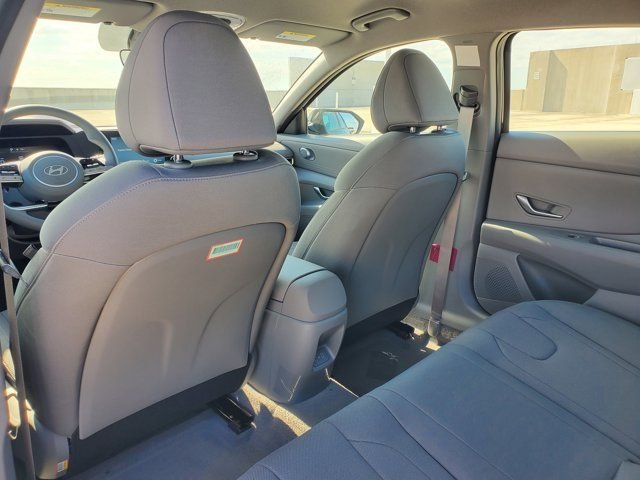 2026 Hyundai Elantra SE - Photo 6