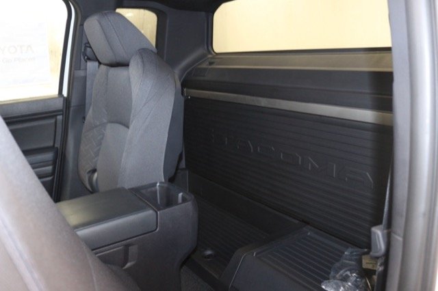 2026 Toyota Tacoma SR5 - Photo 5