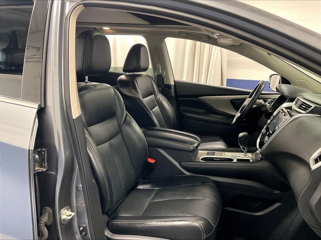 Used 2018 Gray Nissan SL image 11