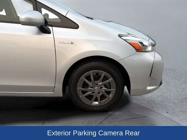 Used 2017 Silver Toyota Three image 33