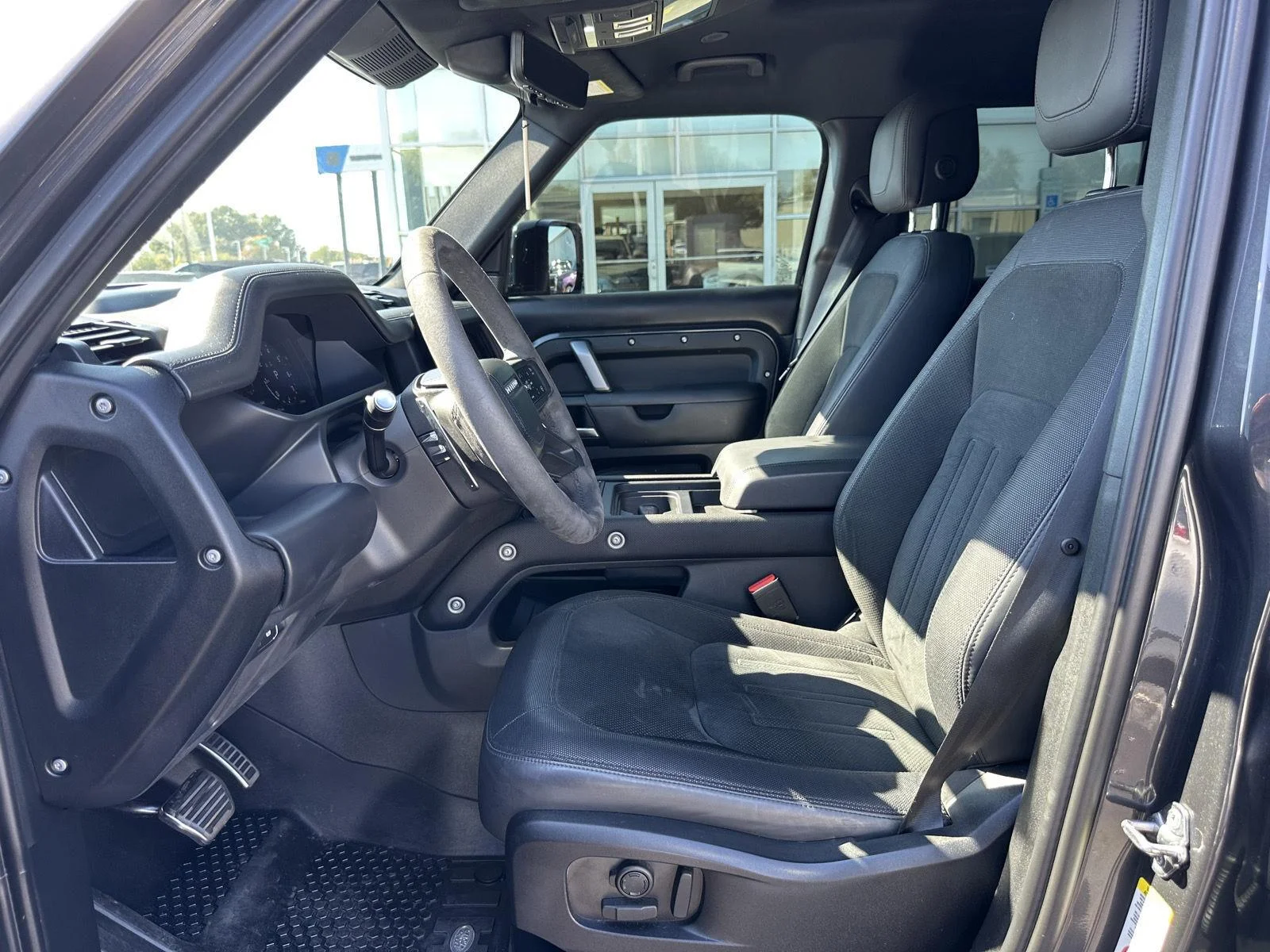 Used 2023 Carpathian Grey Premium Metallic Land Rover Carpathian Edition image 9