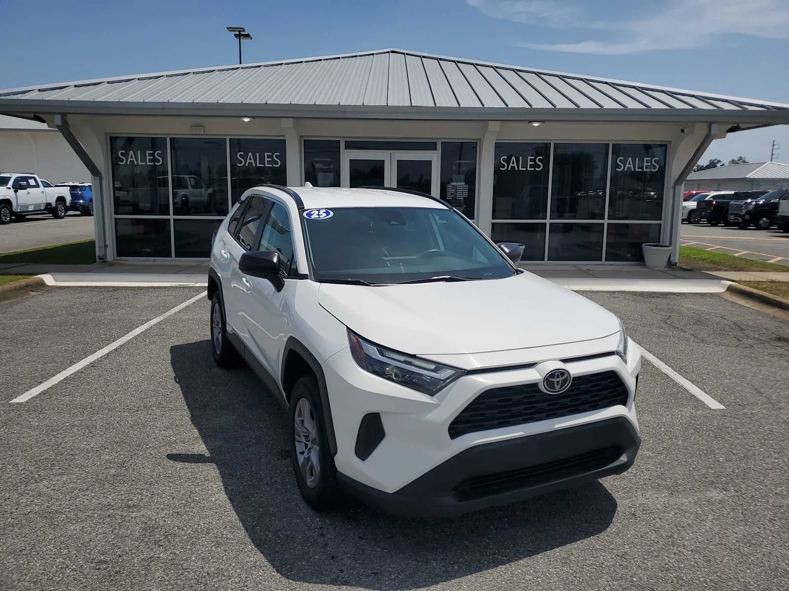 Used 2025 White Toyota Hybrid LE image 9