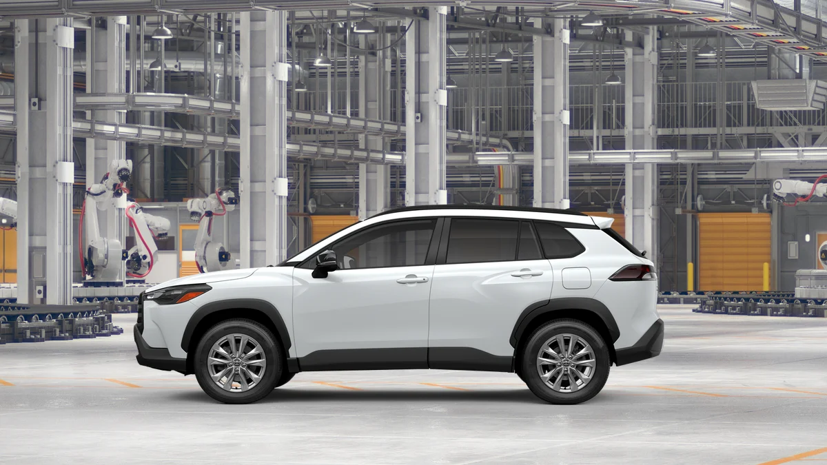 New 2026 Wind Chill Pearl Toyota LE image 4