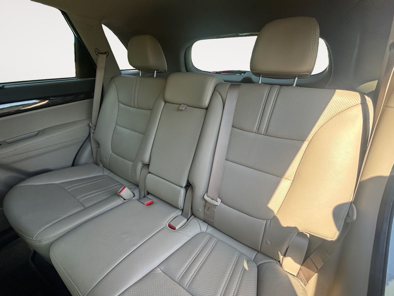 Used 2015 White Kia EX image 13