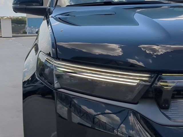 New 2026 High Gloss Black Exterior Paint Jeep Summit Reserve image 10