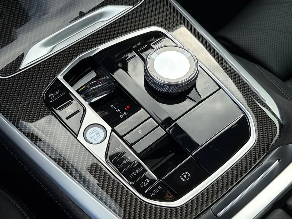 2026 BMW X5 M60i - Photo 18