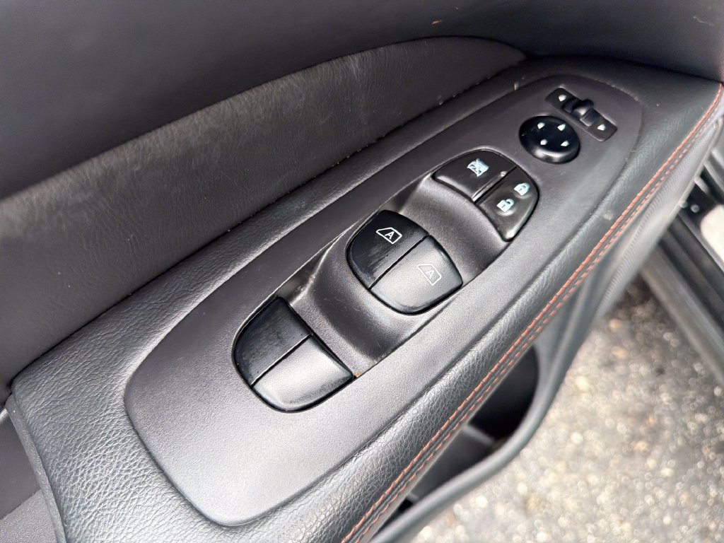 Used 2020 Black Nissan SL image 13