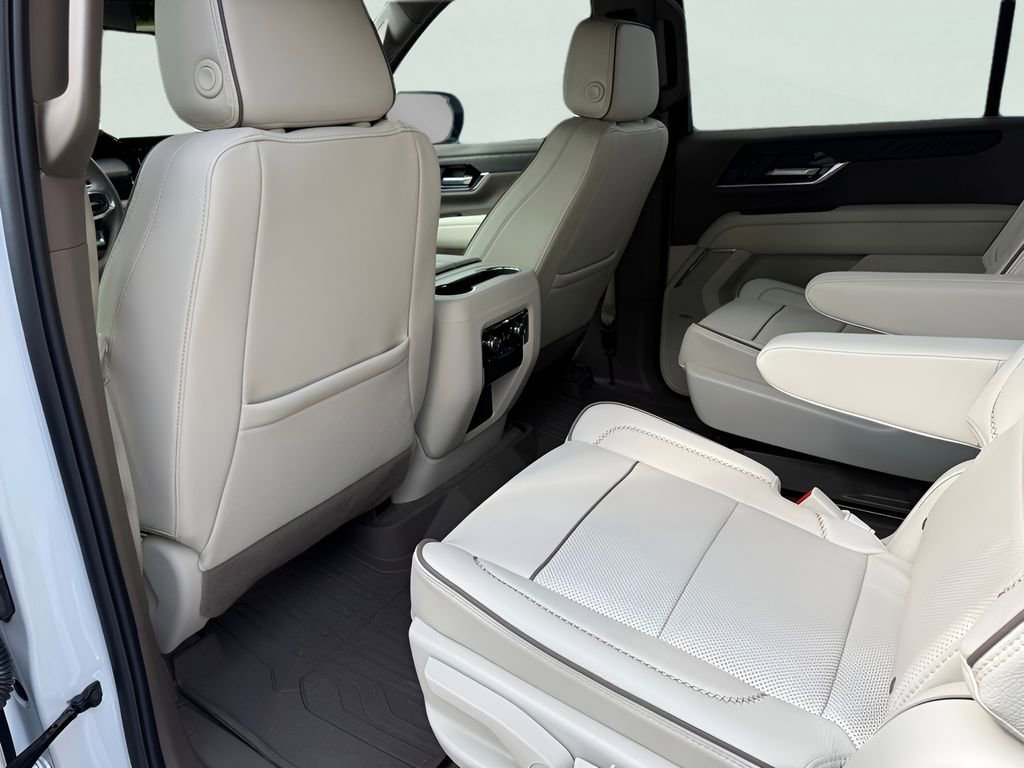 2026 GMC Yukon XL Denali - Photo 17