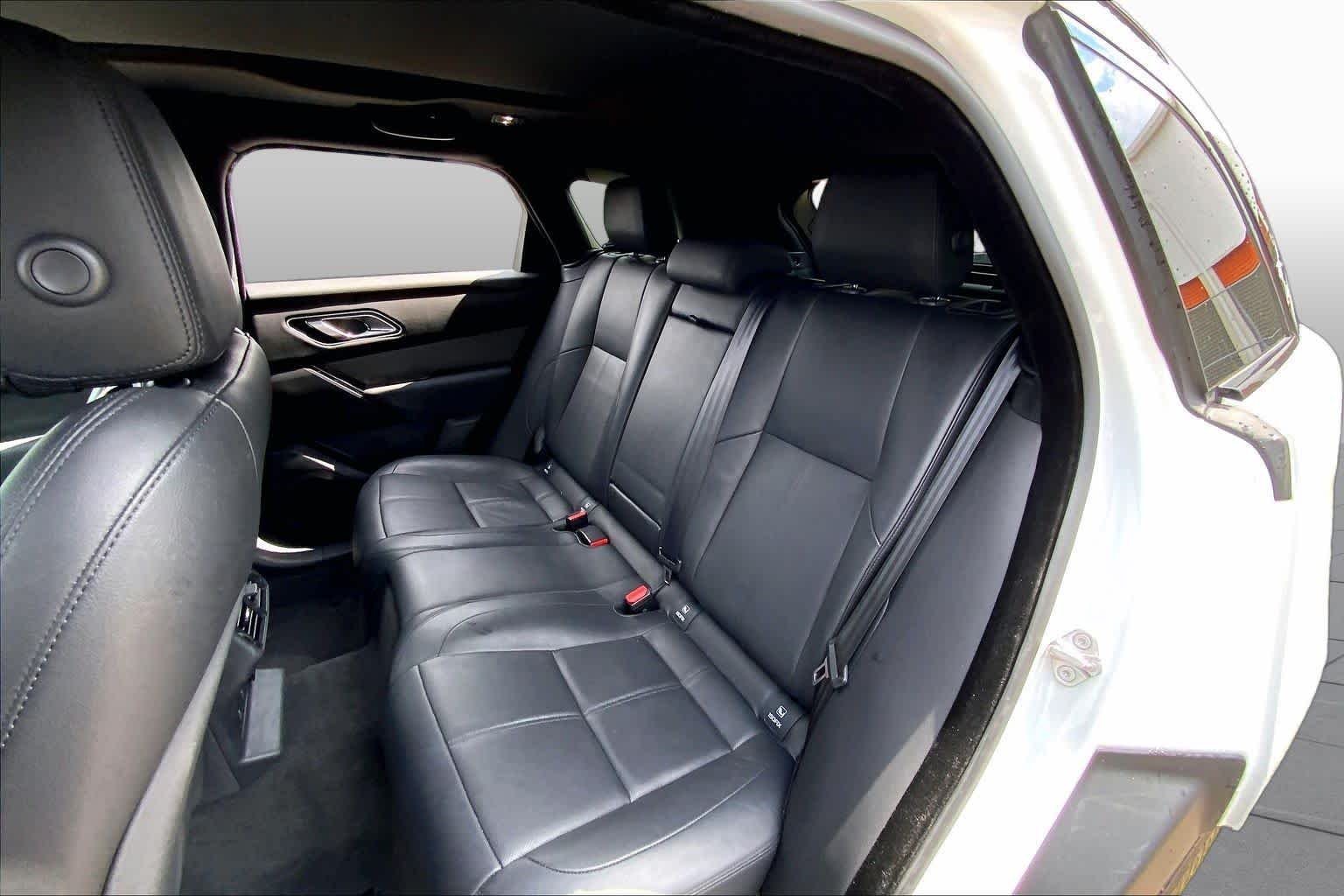 Used 2025 Fuji White Land Rover Dynamic SE image 19