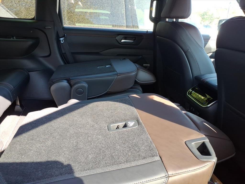 2025 Nissan Armada SL - Photo 24
