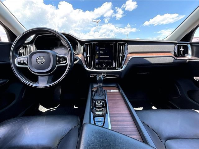 Used 2021 Gray Metallic Volvo T5 Momentum image 21
