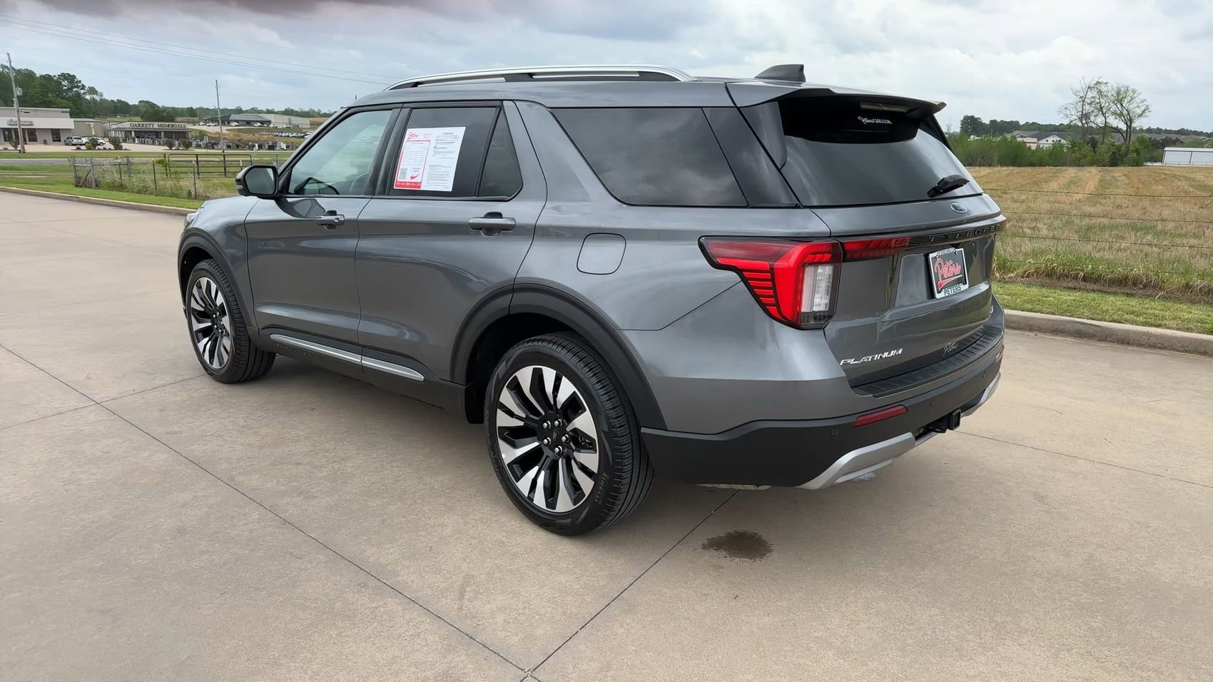 Used 2025 Gray Metallic Ford Platinum image 7